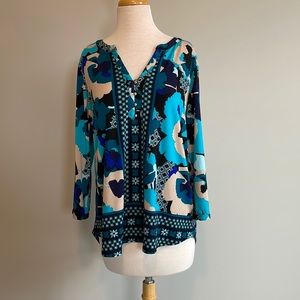 Dana Buchman Women’s blouse, L, light Flowy, good for back to office